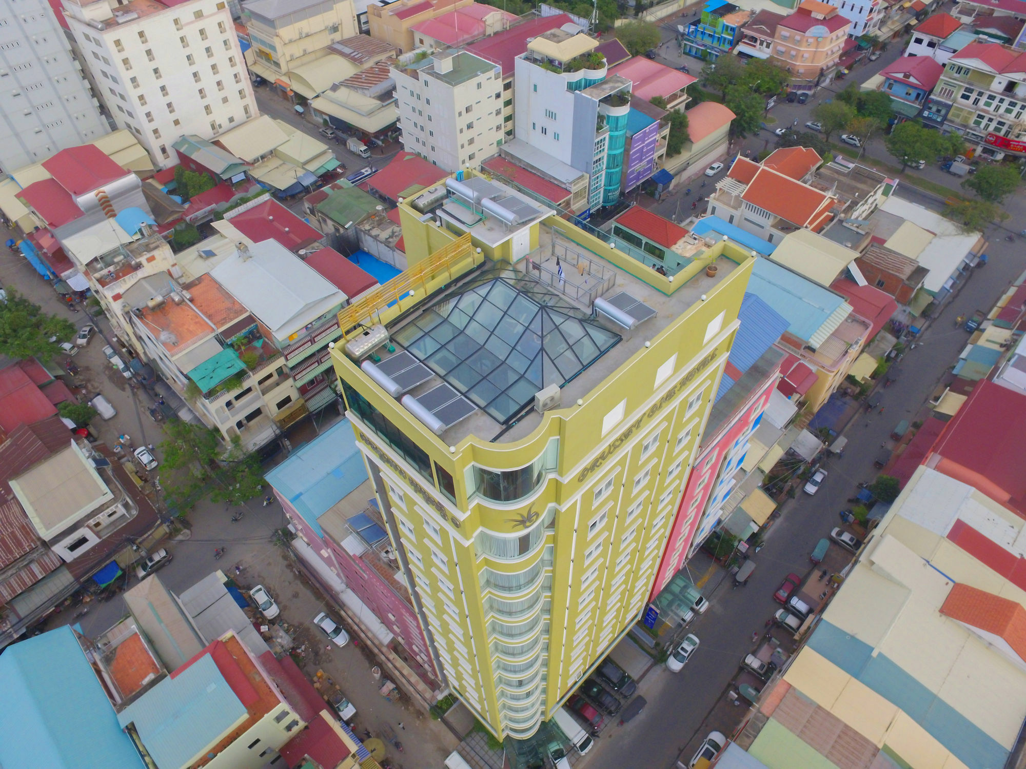Orussey One Hotel & Apartment Phnom Penh Dış mekan fotoğraf